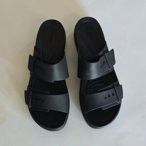 Crocs Brooklyn Buckle Low Sandals in Black W Size 10